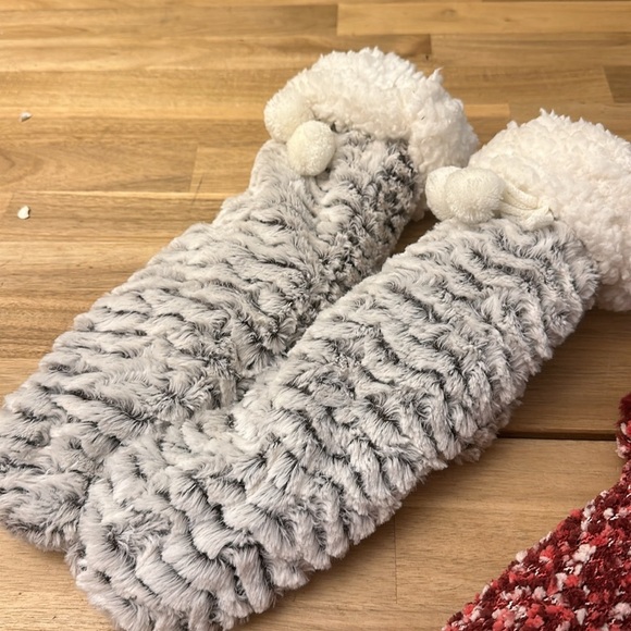 JANE and BLEECKER ⭐️ slipper socks - Picture 2 of 4